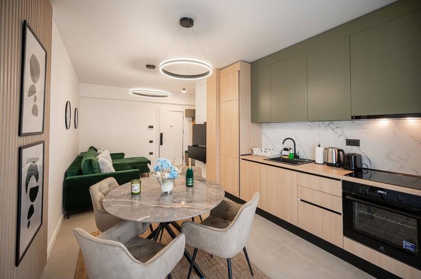 Apartament cu 2 camere decomandat în Mamaia-Sat
