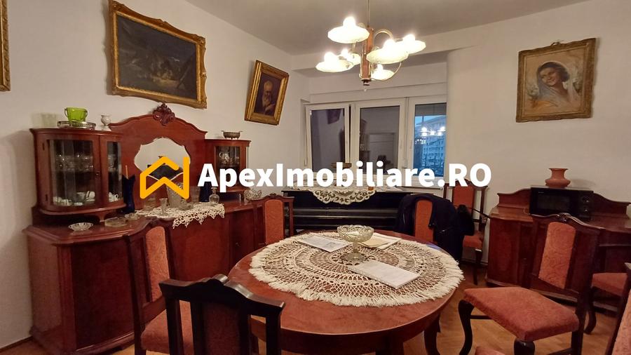 Apartament cu 4 camere circular, mobilat în Gara de Nord