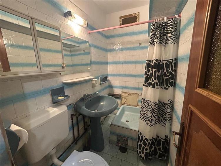 Penthouse cu 4 camere decomandat, mobilat în Centrul Civic