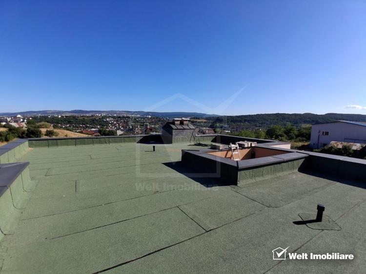 Casă individuală cu 7 camere cu Canalizare în Dâmbul Rotund