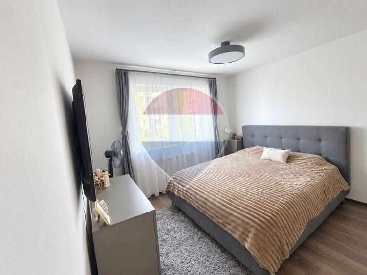 Apartament cu 2 camere decomandat, mobilat în Tractorul