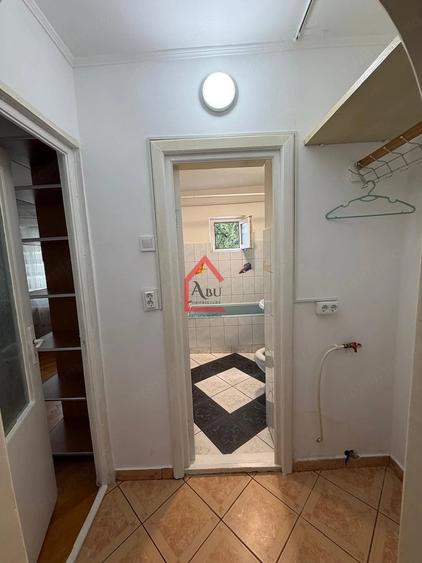 Apartament cu 2 camere decomandat în Filiași