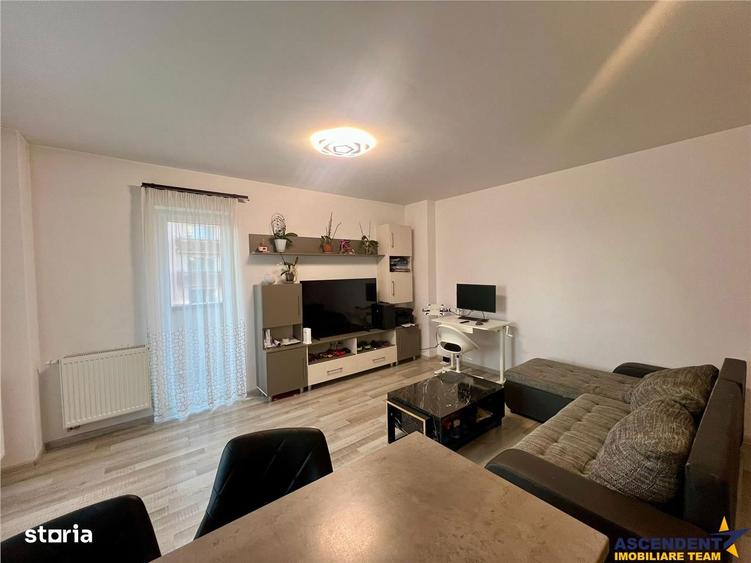 Apartament cu 3 camere decomandat, mobilat în Tractorul