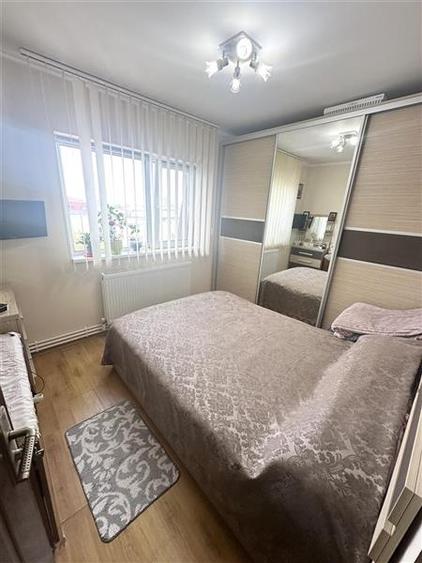 Apartament cu 3 camere semidecomandat, mobilat în Inel I