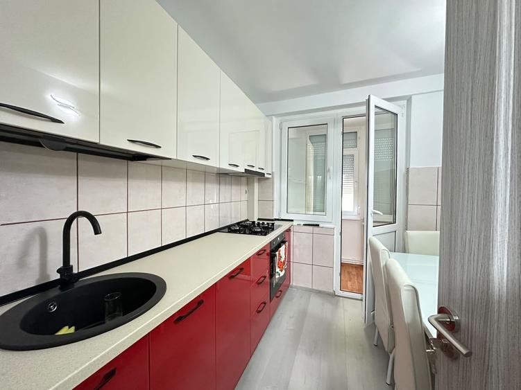 Apartament cu 3 camere semidecomandat în Țiglina 3