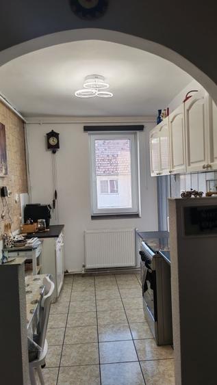 Apartament cu 3 camere decomandat în Luncani