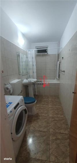 Garsonieră decomandată în Titan