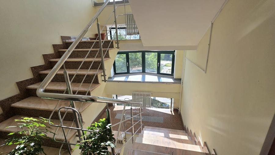 Apartament cu 4 camere decomandat în P-ța Unirii