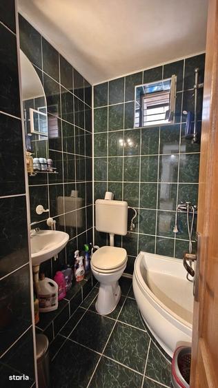 Apartament cu 4 camere decomandat în Central