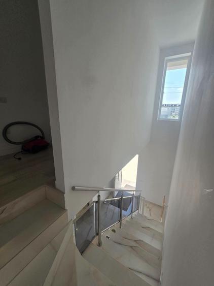 Duplex cu 3 camere cu Canalizare în Dobroești