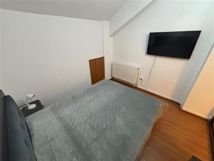 Apartament cu 3 camere decomandat în Ultracentral