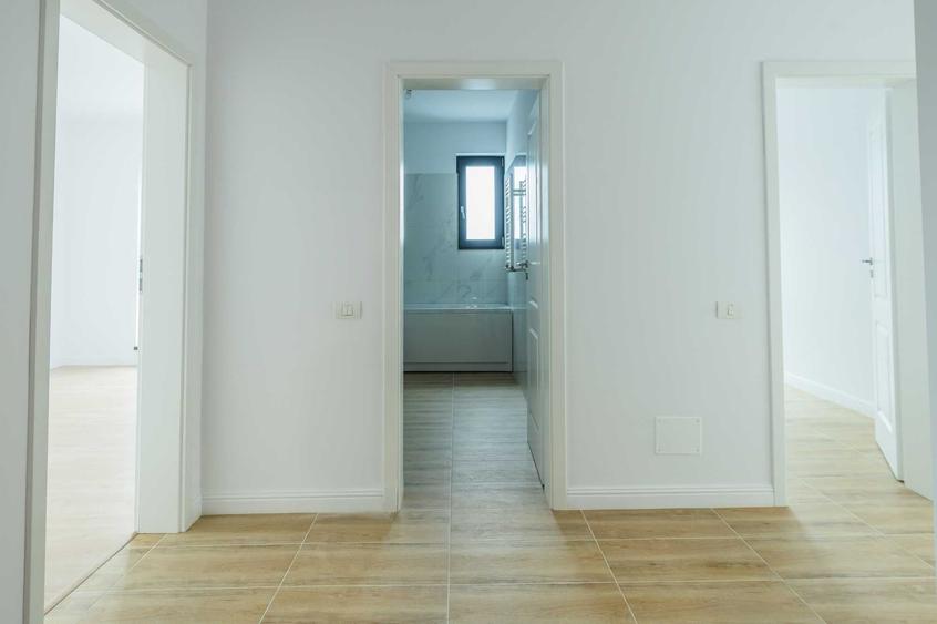 Apartament cu 3 camere decomandat în Exterior Vest
