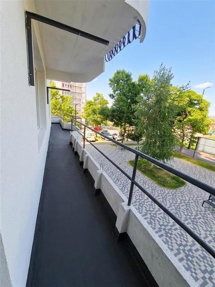 Apartament cu 3 camere semidecomandat în Cantemir