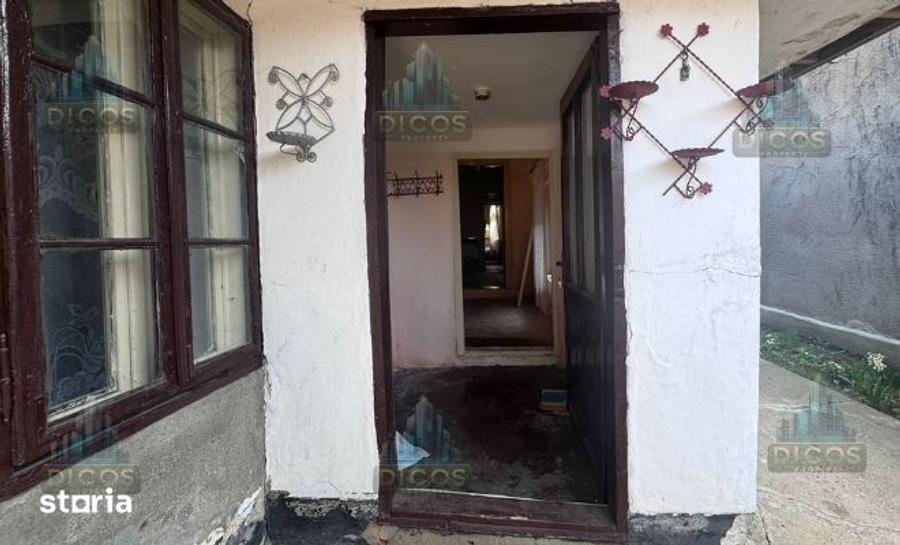 Casă cu 3 camere cu Canalizare în Central