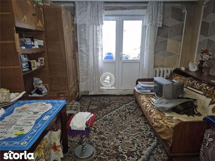 Apartament cu 3 camere semidecomandat în Dacia