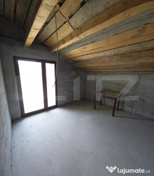 Casă cu 4 camere cu Teren 500 Mp în Central