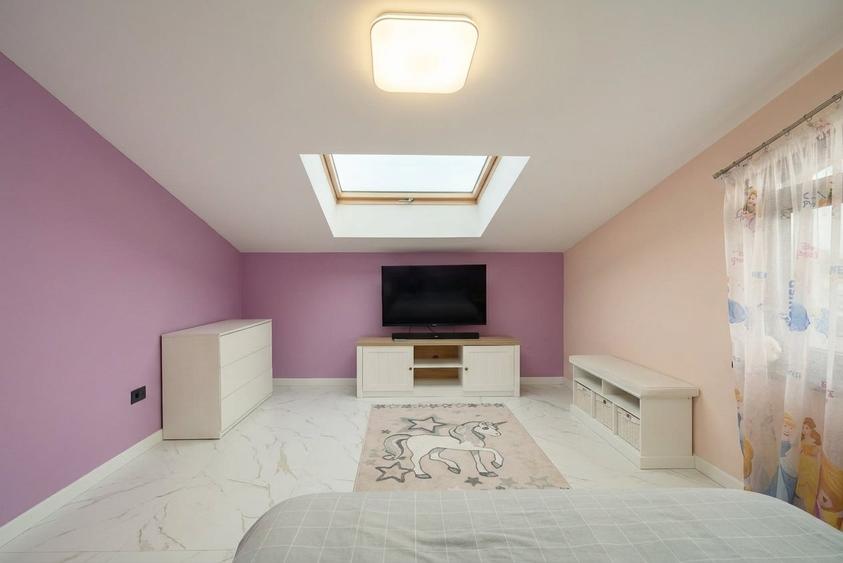 Casă individuală cu 6 camere cu Piscina în Puchenii Mari