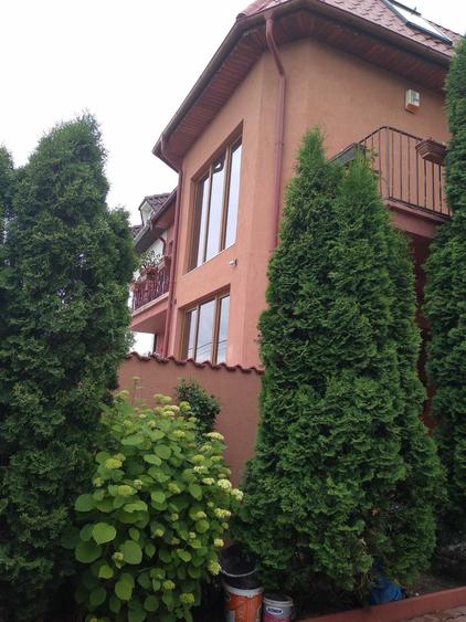 Casă cu 4 camere în Central