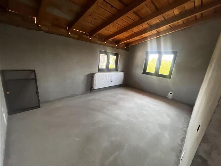 Casă individuală cu 4 camere cu Teren 300 Mp în Strejnicu
