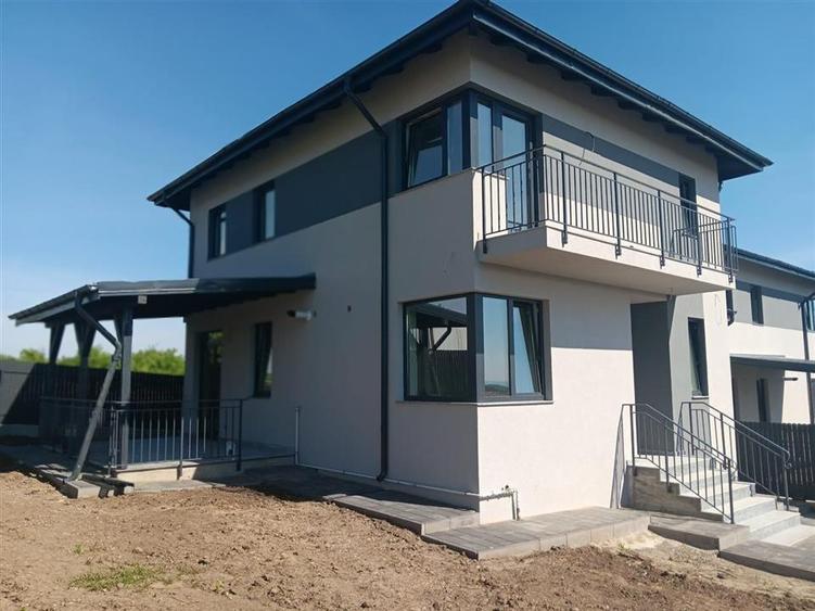 Casă individuală cu 4 camere cu Teren 330 Mp în Valea Adâncă