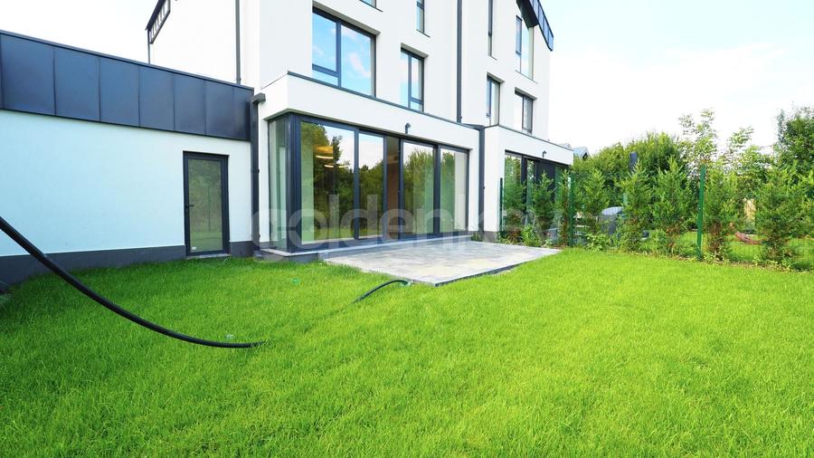 Vila contemporana cu 5 camere, finisaje premium si garaj - 1