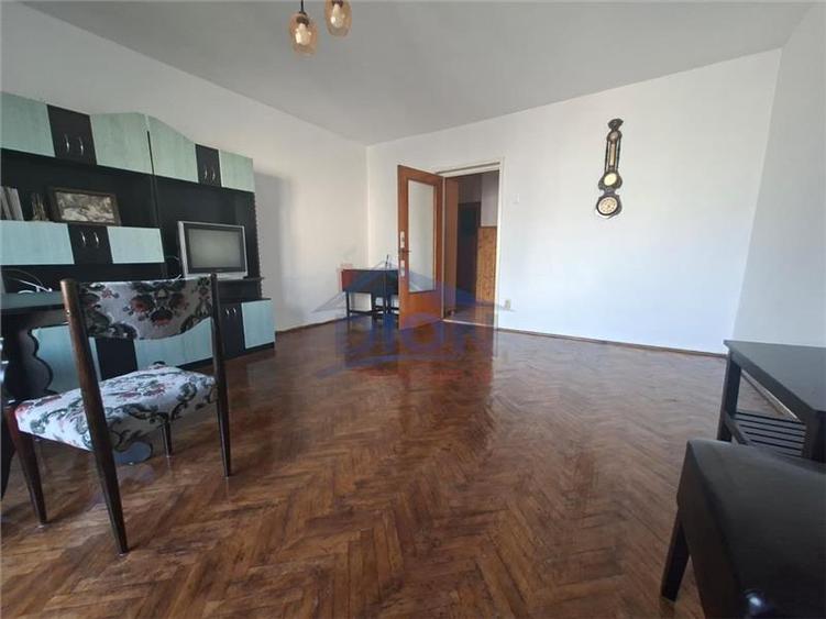 Apartament 3 camere, decomandat, Piata Sfanta Vineri - 3