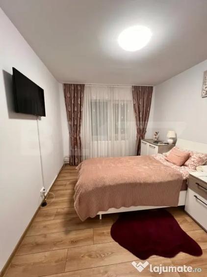 Apartament cu 4 camere decomandat, mobilat în Central