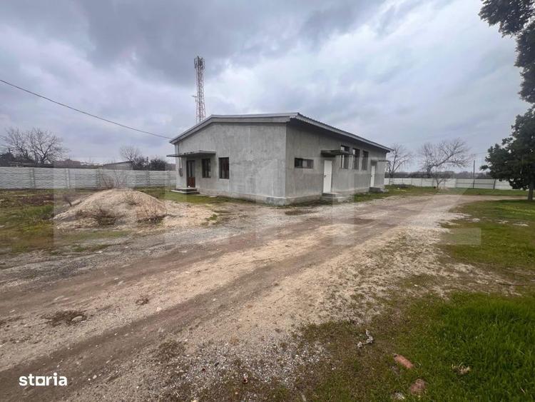 Spațiu comercial, de 186 mp, în Coșoveni
