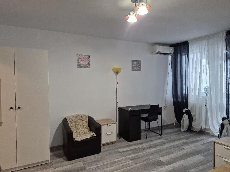 Garsonieră semidecomandată în Central