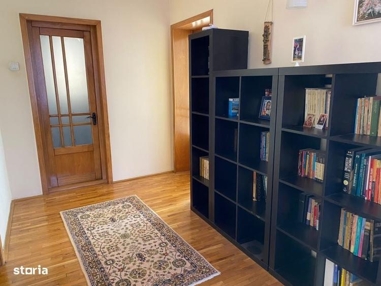 Casă cu 4 camere în Central