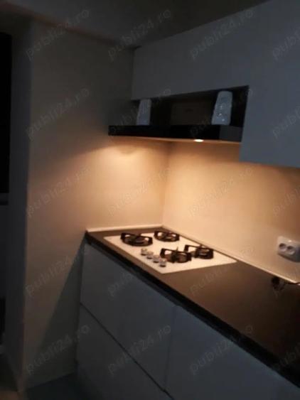 Apartament cu 3 camere decomandat, mobilat în Centrul Civic