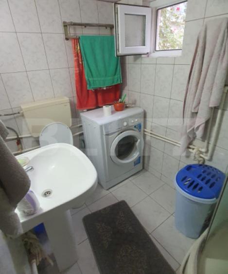 Casă cu 2 camere cu Teren 445 Mp în Piața Centrală