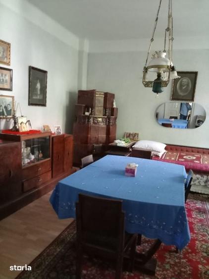 Casa de vanzare3 dormitoare, 2 livinguri,ideala si pentru spatiu co - 1