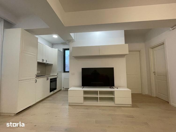 Apartament cu 3 camere decomandat, mobilat în Herăstrău