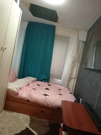 Apartament cu 3 camere semidecomandat în Primăverii