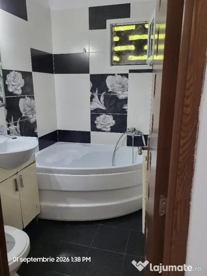 Apartament cu 3 camere în Berceni