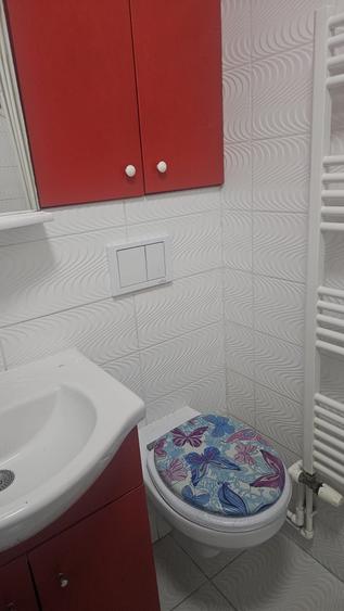 Inchiriere apartament 3 camere 1 din 4 - 5