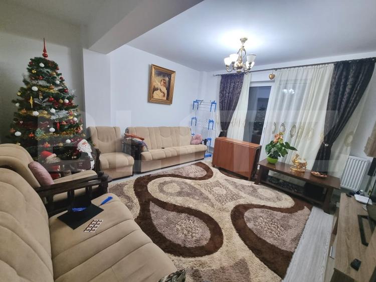 Apartament cu 3 camere decomandat, mobilat în Horpaz