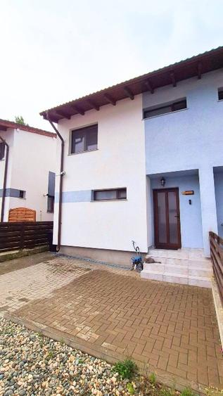 Duplex cu 4 camere cu Canalizare în Bartolomeu