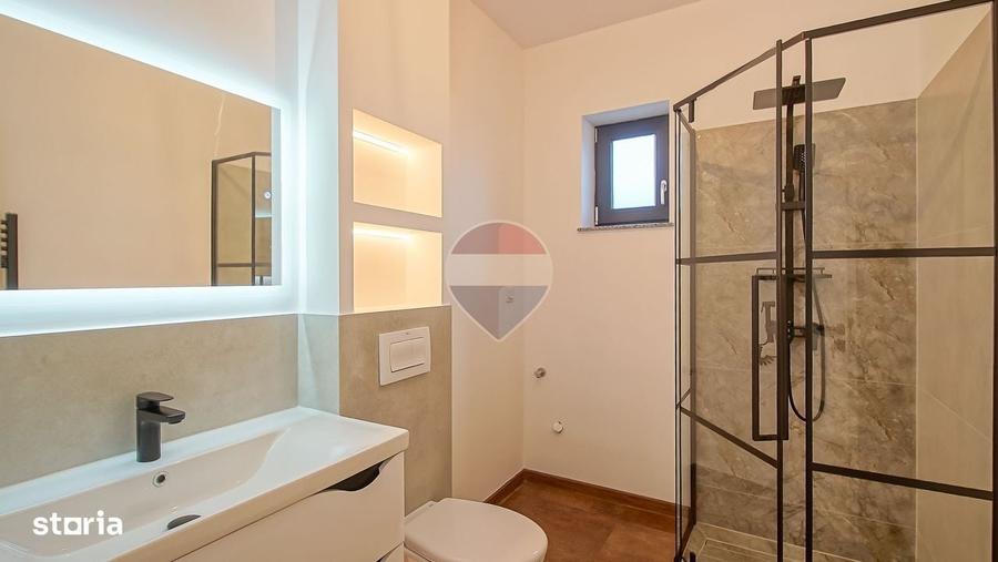 Casă cu 3 camere în Tărlungeni