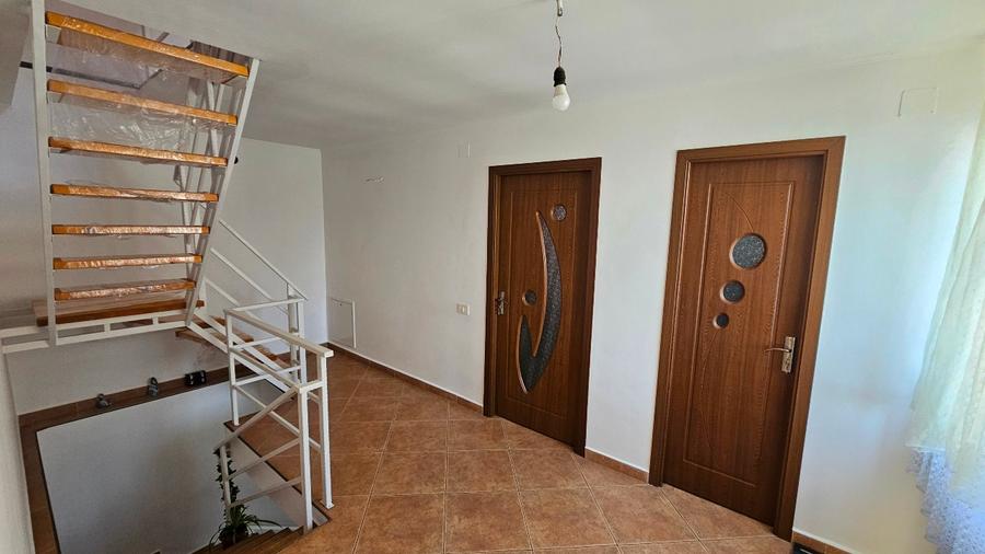 Casă individuală cu 4 camere cu Teren 265 Mp în Central