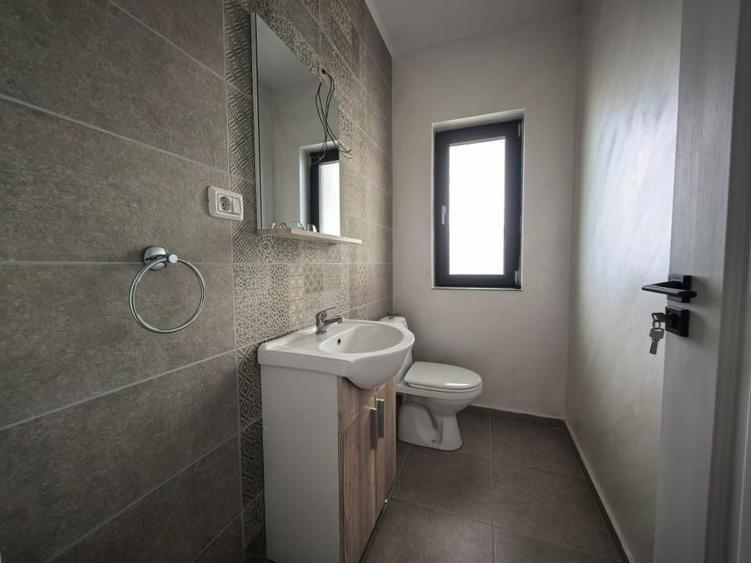 Casă individuală cu 3 camere cu Canalizare în Lunca Cetățuii
