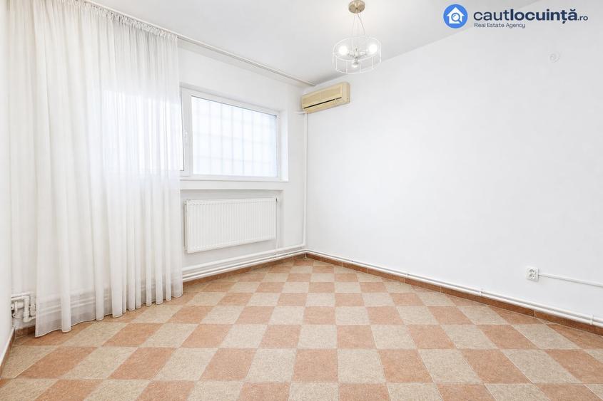 Apartament cu 3 camere în P-ța Romană