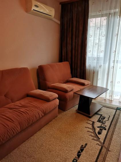 Apartament cu 4 camere semidecomandat în Dacia