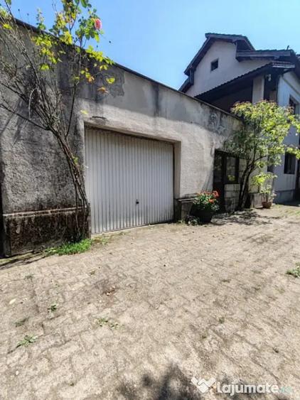 Casă cu 5 camere cu Teren 683 Mp în Central