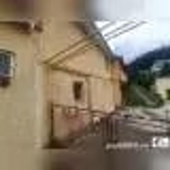 Casă cu 3 camere cu Teren 272 Mp în Poiana Țapului