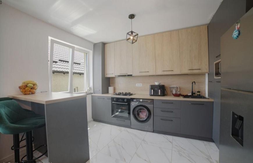 Apartament cu 3 camere decomandat în Exterior Vest