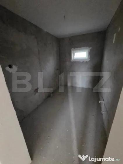 Casă cu 4 camere cu Teren 505 Mp în Crișeni
