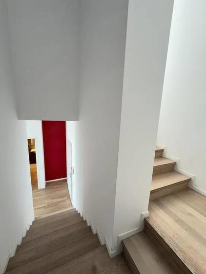 Apartament cu 3 camere în P-ța Universității