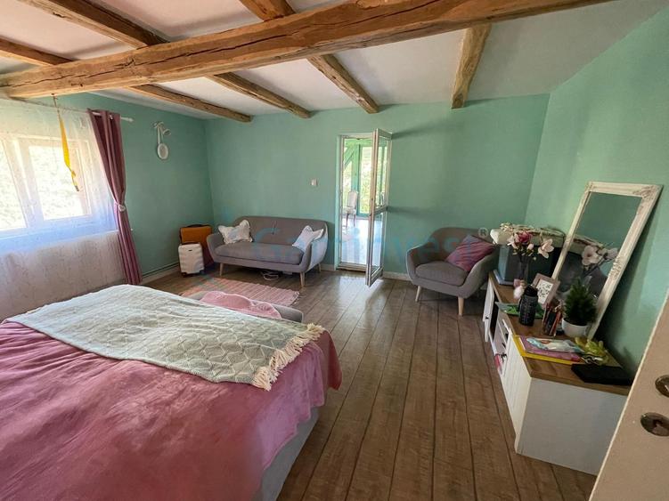 Casă individuală cu 4 camere cu Teren 5000 Mp în Șuncuiș